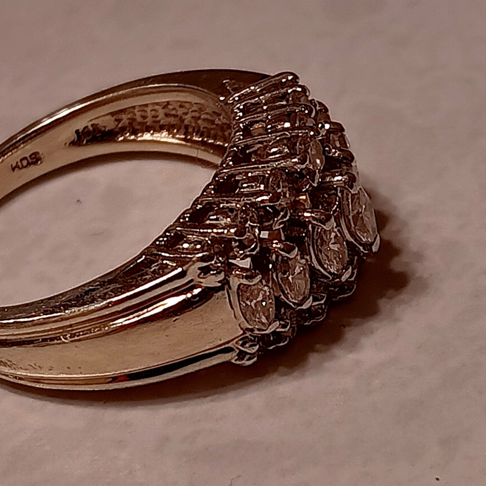 14k Carat Gold Diamond Cluster Ring